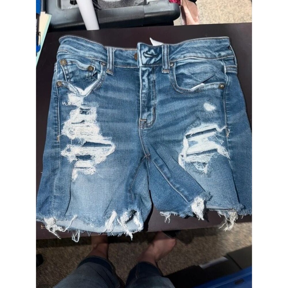 American eagle, distressed midi jean shorts (size 4)